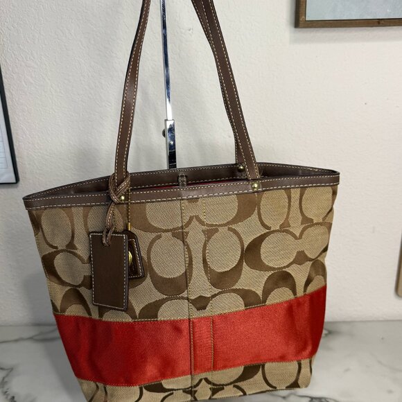 6-Coach Purses - Picture 2 of 6